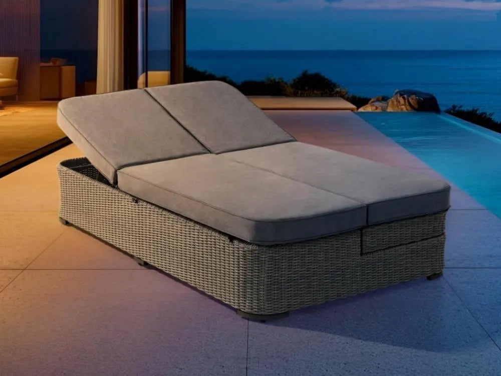 Best Outdoor Furniture for Cozy November Evenings