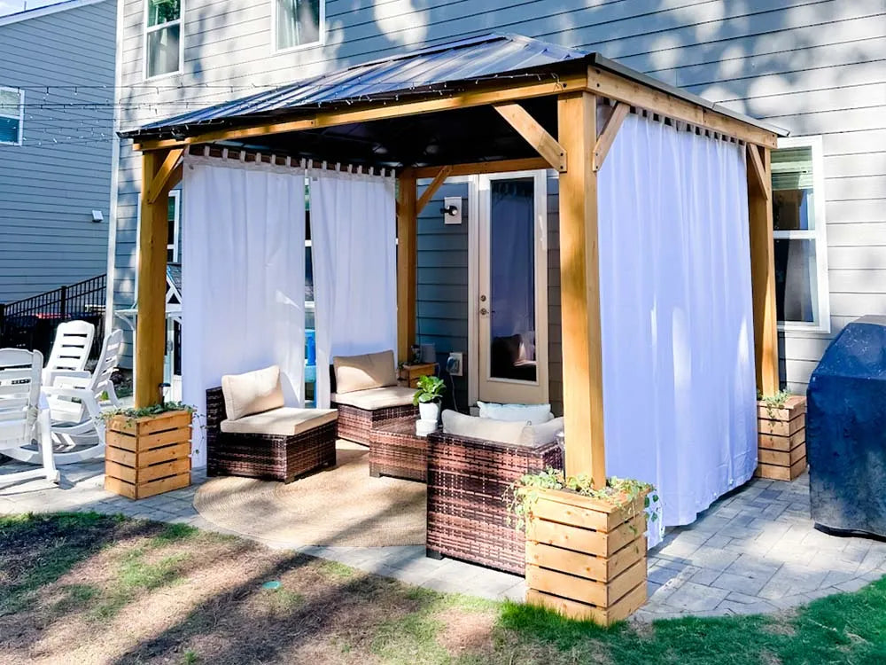 Choosing the Perfect Gazebo for Your Garden: Materials and Style